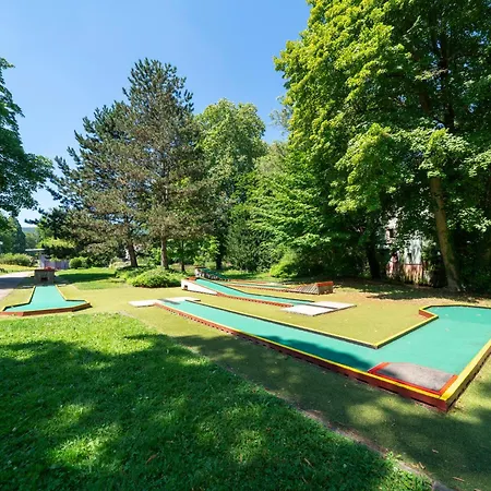 Hotel Du Parc, Restaurant, & Wellness 3*
