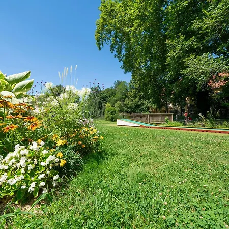 Du Parc, Restaurant, & Wellness Hotel 3*