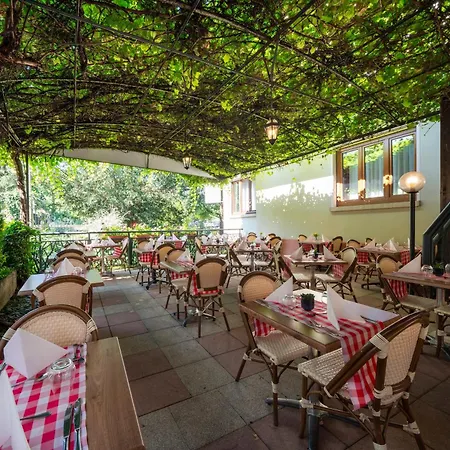 Du Parc, Restaurant, & Wellness 3*