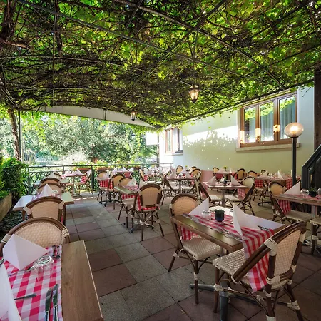 Du Parc, Restaurant, & Wellness ホテル