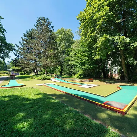 Du Parc, Restaurant, & Wellness